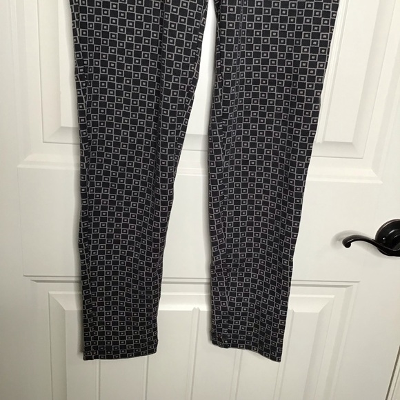 Betabrand Skinny-Leg Journey Pants in Limestone Size Small Long. - Picture 4 of 10